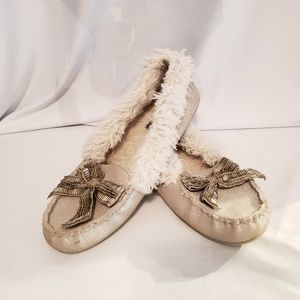 American Eagle Silver Shimmer Moccasins (Size 6.5)